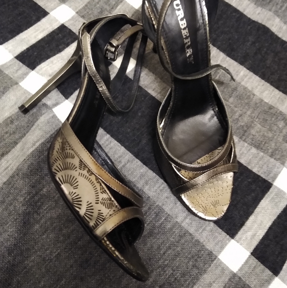 Burberry Metallic Leather Perforated Ankle Strap Sandals Size 39